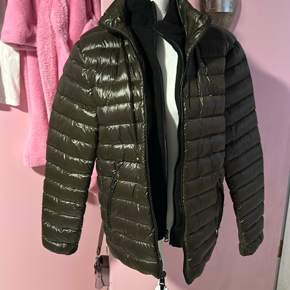 Calvin Klein puffer army green. Never worn.